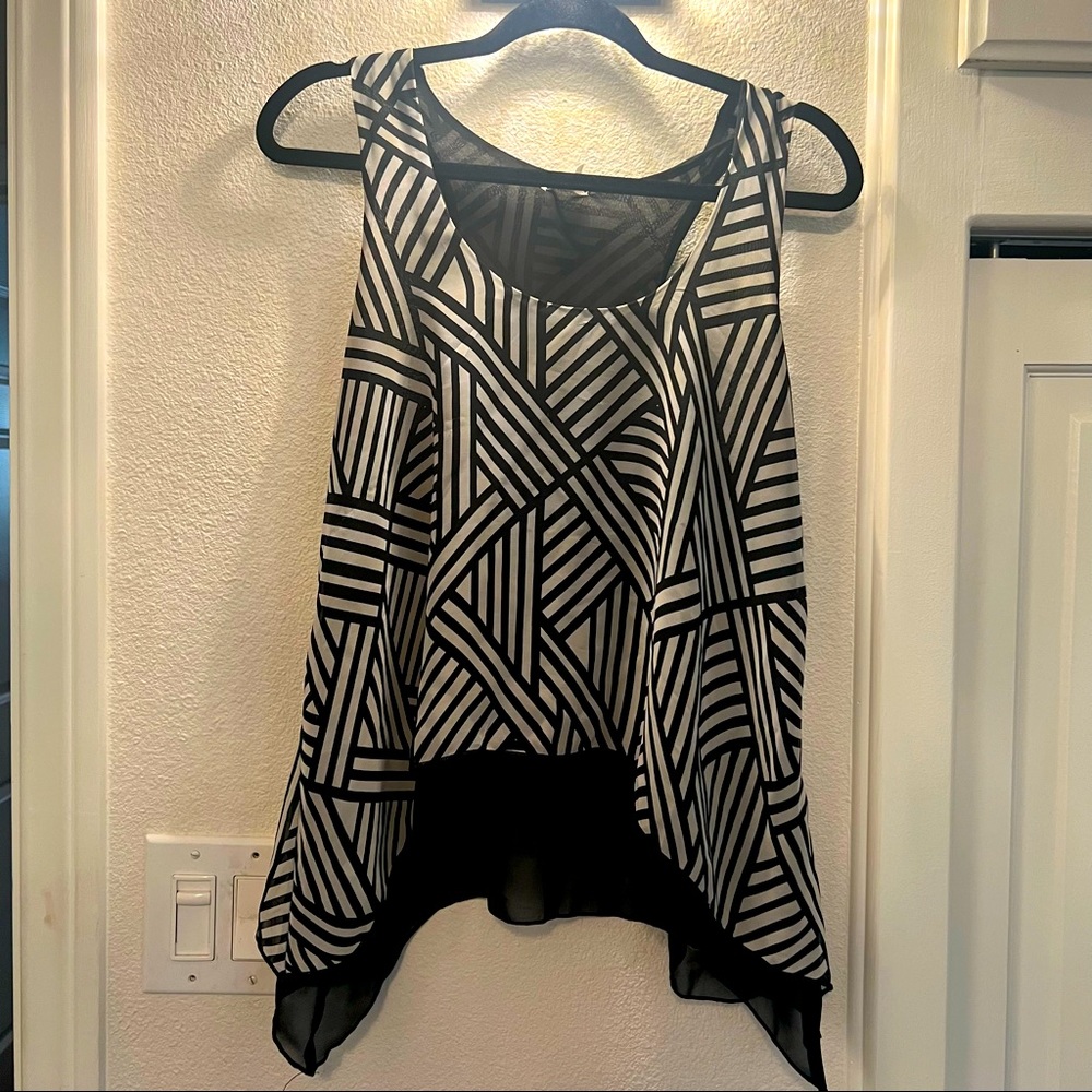 Woman’s Xhilaration Striped Geometric Flowy Racerback Tank, Size Large